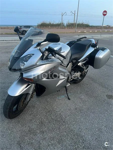 Honda VFR 800 FI – Vista 5