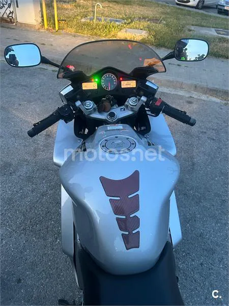 Honda VFR 800 FI – Vista 10