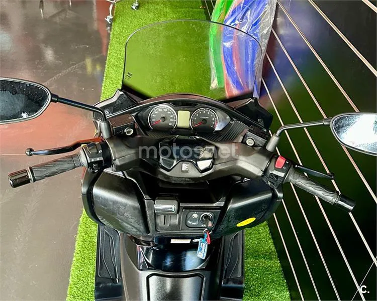 Suzuki Burgman 400 - Vista 7