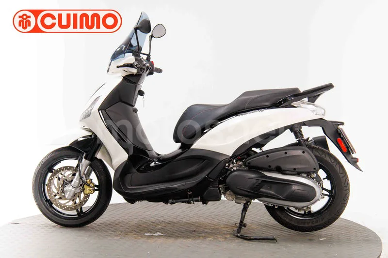 Piaggio Beverly – Vista 8