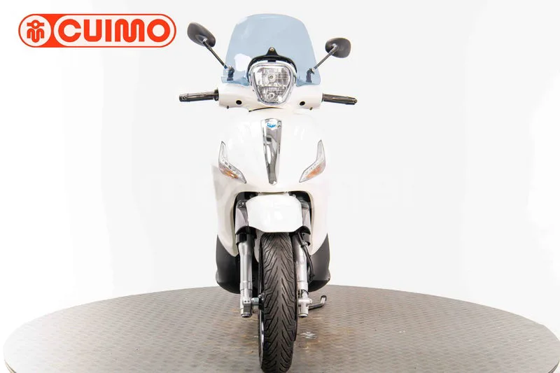 Piaggio Beverly – Vista 10