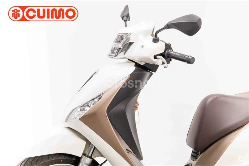 Piaggio Medley – Vista 20