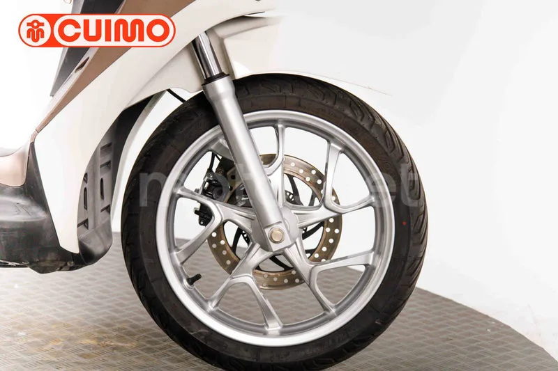 Piaggio Medley – Vista 25