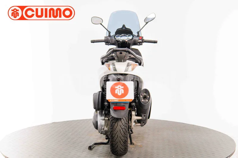 Piaggio Beverly – Vista 9