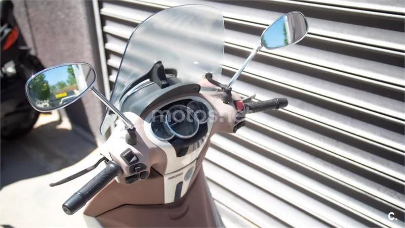 Piaggio Beverly 125 – Vista 19