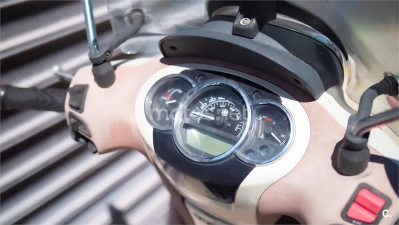 Piaggio Beverly 125 – Vista 8