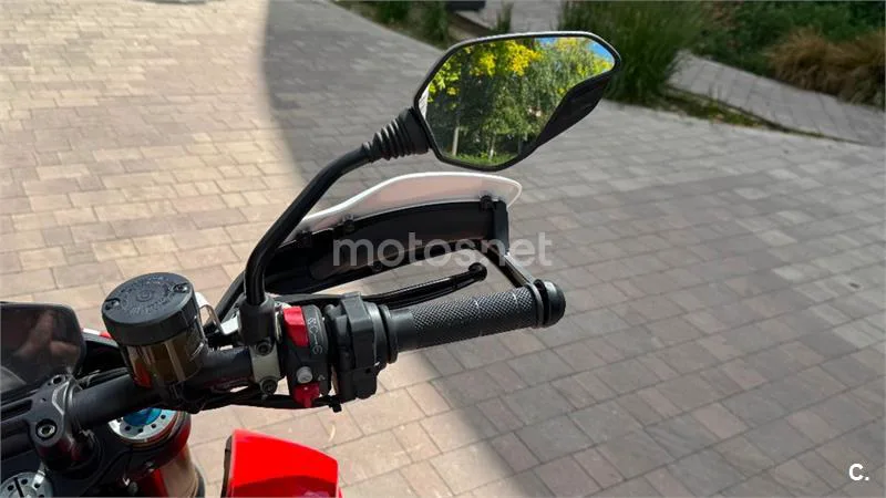 Ducati Hypermotard – Vista 12