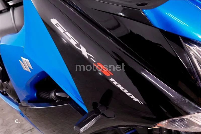 Suzuki GSX-S – Vista 16