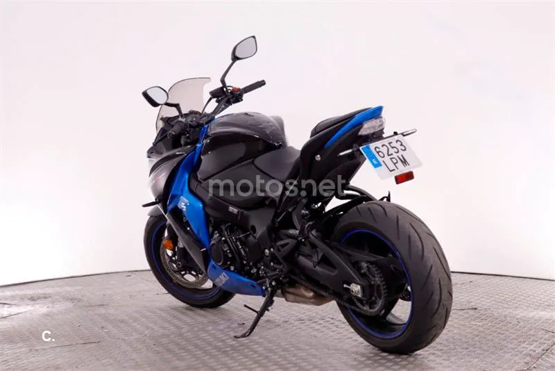 Suzuki GSX-S – Vista 6