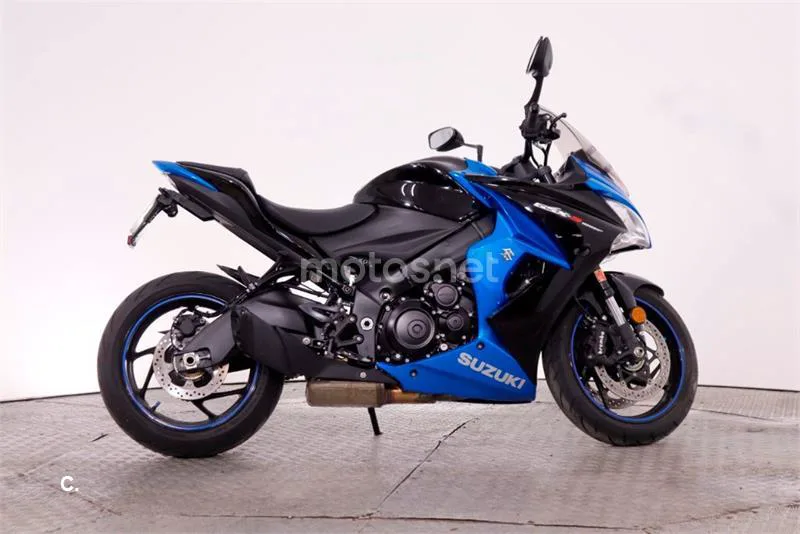 Suzuki GSX-S – Vista 9
