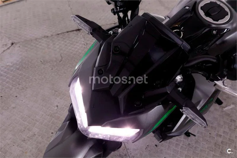 Kawasaki Z650 – Vista 17