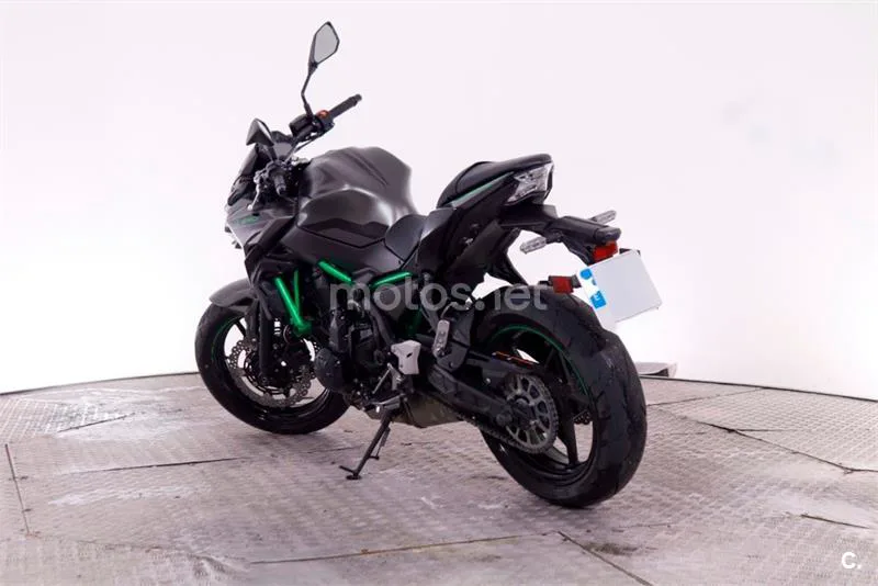 Kawasaki Z650 – Vista 7