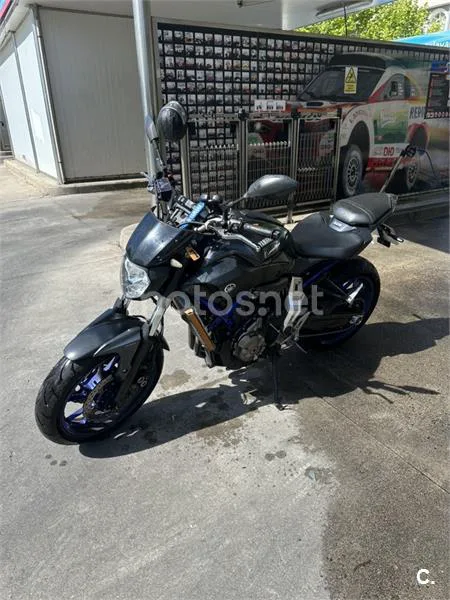Yamaha MT-07 – Vista 7