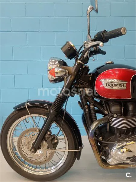 Triumph Bonneville T100 – Vista 6