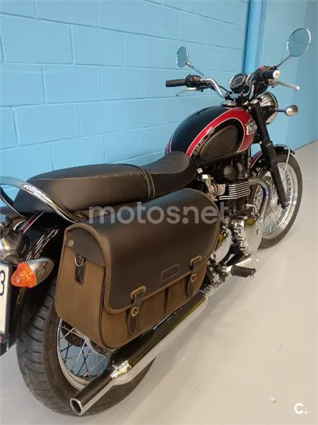 Triumph Bonneville T100 – Vista 10
