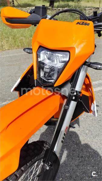 KTM 690 Enduro R – Vista 2