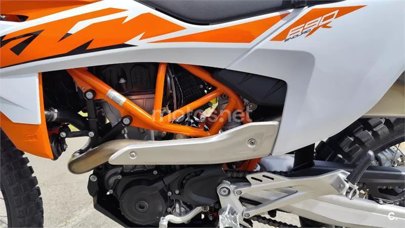 KTM 690 Enduro R – Vista 3