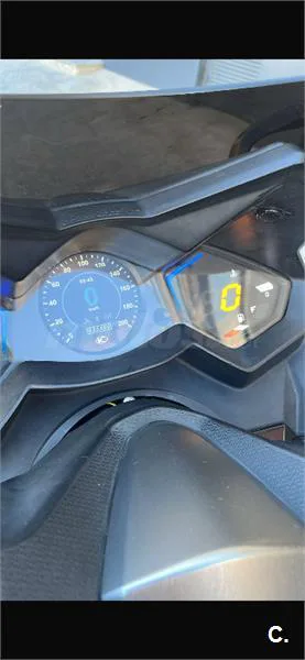 Kymco AK 550 – Vista 4