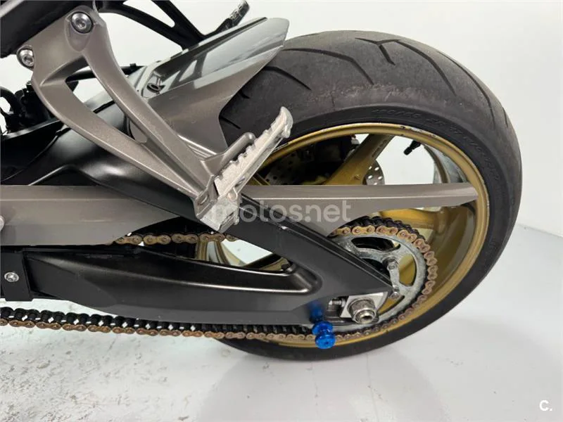 Yamaha FZ1 – Vista 11