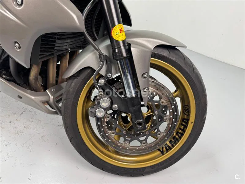 Yamaha FZ1 – Vista 14