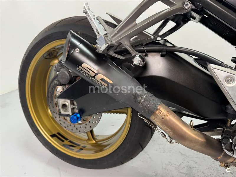 Yamaha FZ1 – Vista 19