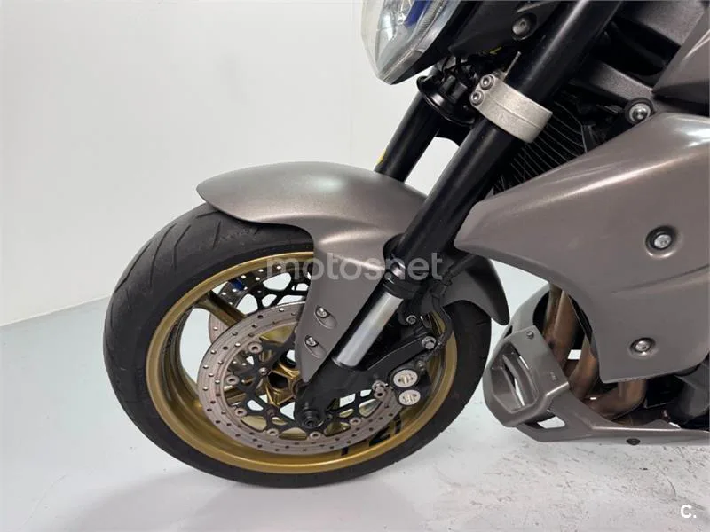 Yamaha FZ1 – Vista 5