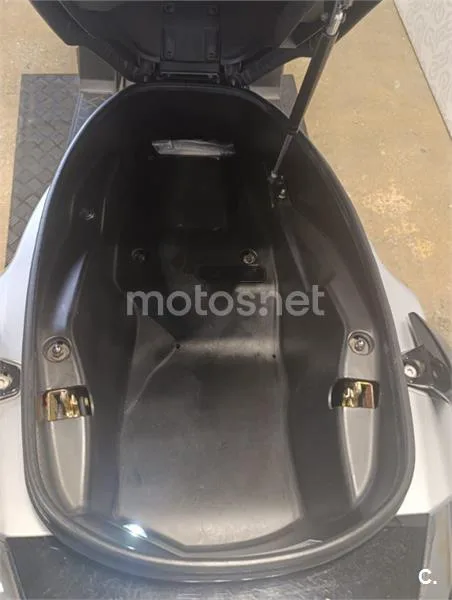 Kymco DTX 125 - Vista 4