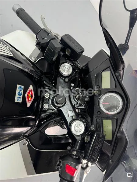 Honda VFR 800 – Vista 12