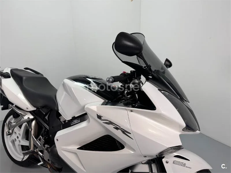Honda VFR 800 – Vista 3