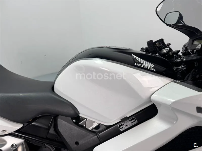 Honda VFR 800 – Vista 7