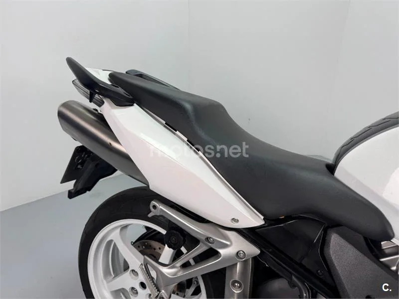 Honda VFR 800 – Vista 8