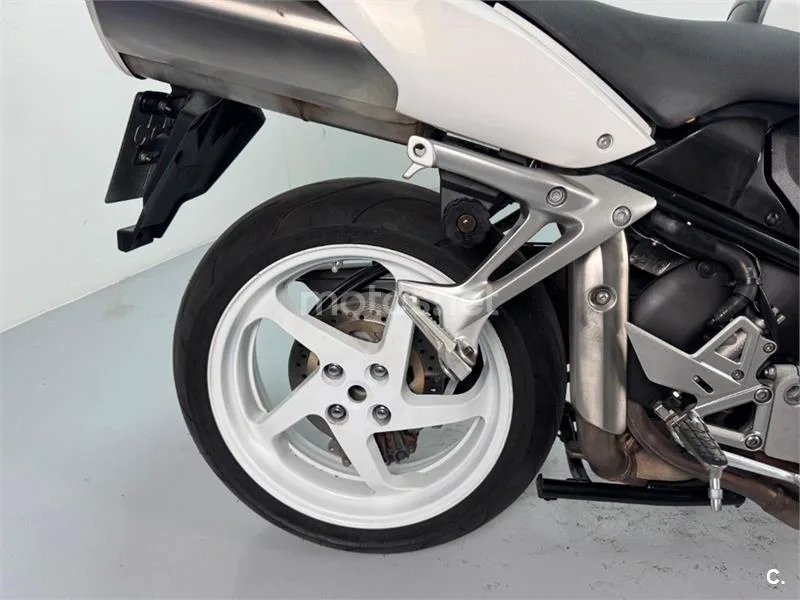 Honda VFR 800 – Vista 9