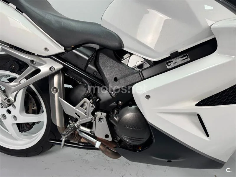 Honda VFR 800 – Vista 10