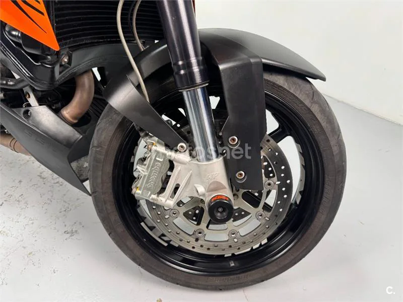 KTM 990 Super Duke – Vista 13