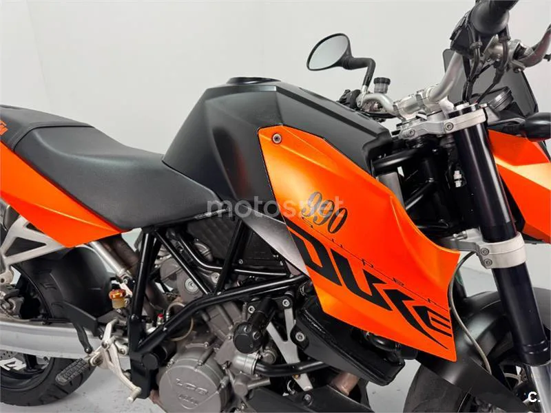 KTM 990 Super Duke – Vista 14
