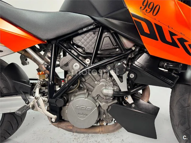 KTM 990 Super Duke – Vista 15
