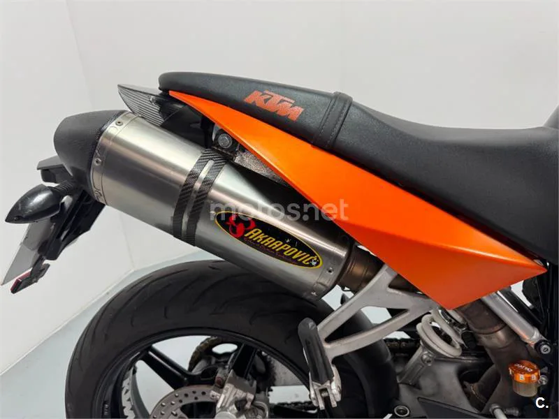 KTM 990 Super Duke – Vista 17