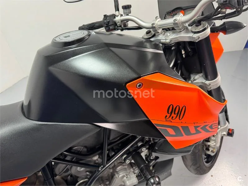 KTM 990 Super Duke – Vista 19