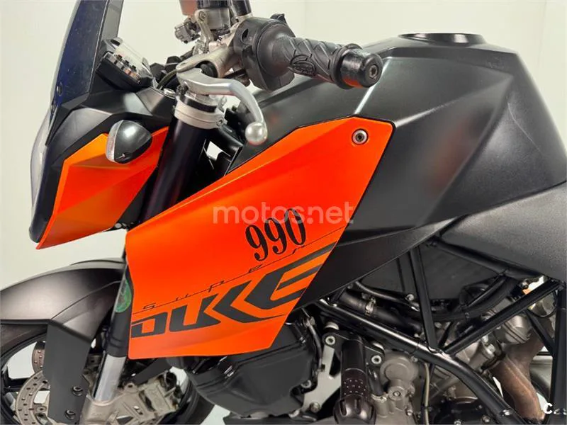 KTM 990 Super Duke – Vista 6