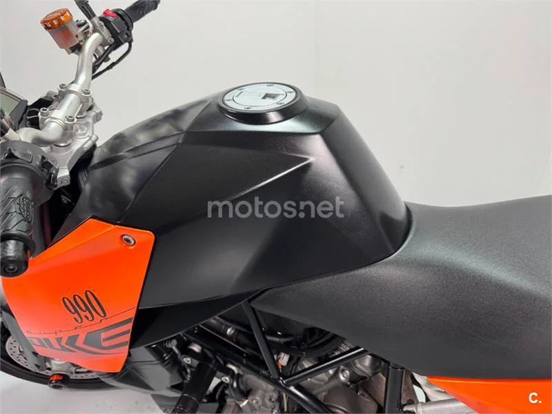 KTM 990 Super Duke – Vista 8