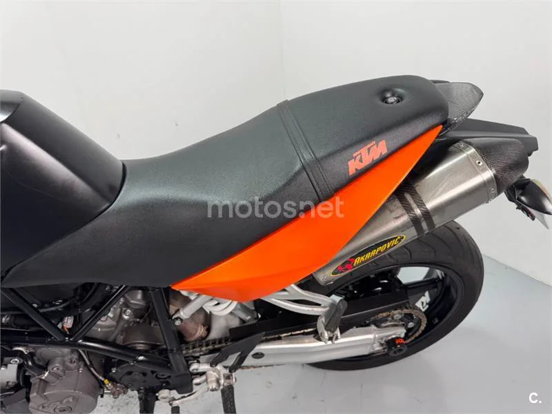 KTM 990 Super Duke – Vista 9