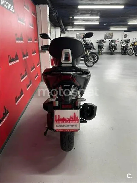 Honda ADV 350 – Vista 6