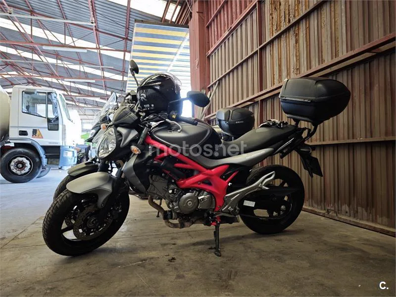 Suzuki SFV 650 Gladius – Vista 2