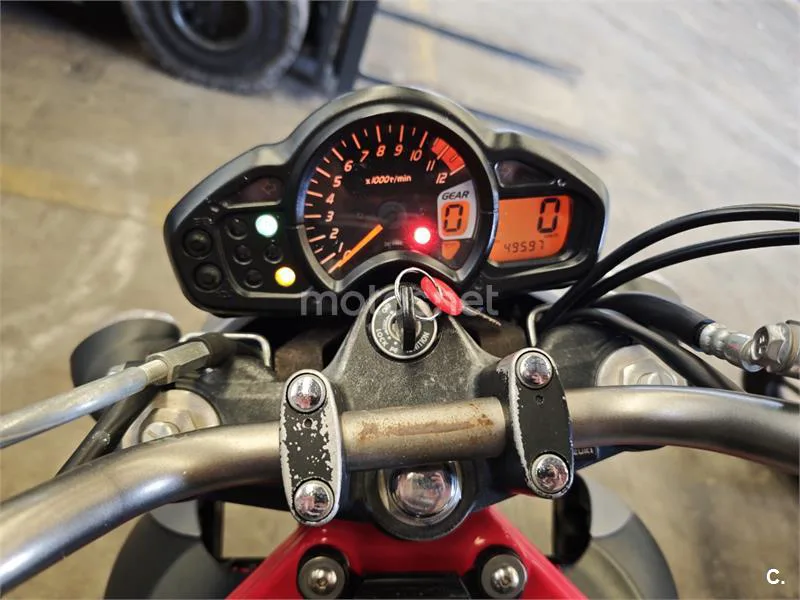 Suzuki SFV 650 Gladius – Vista 3