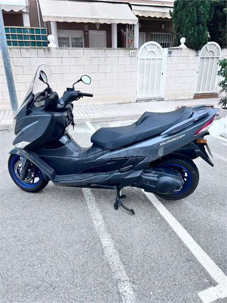 Suzuki Burgman 400 – Vista 2