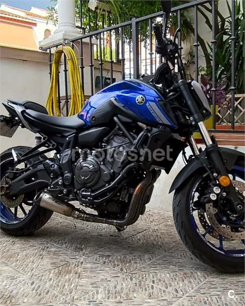 Yamaha MT-07 – Vista 8