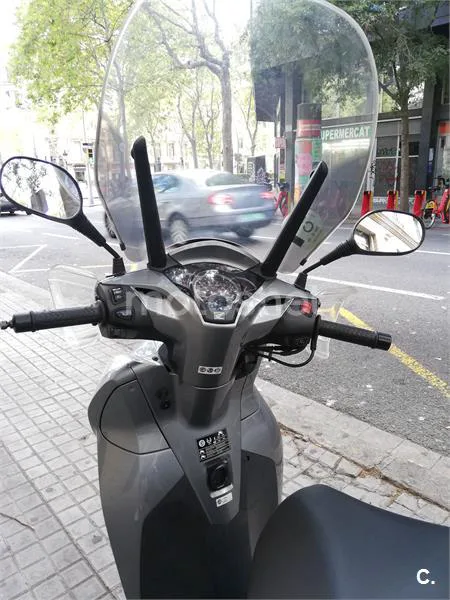 Honda SH 300i – Vista 4