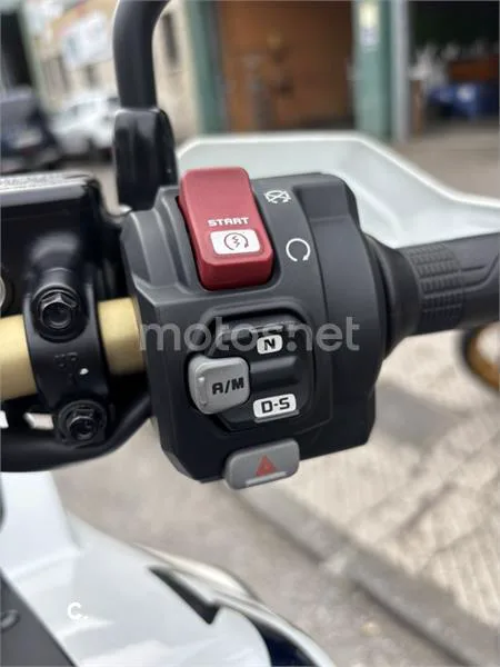 Honda CRF 1000L Africa Twin – Vista 10