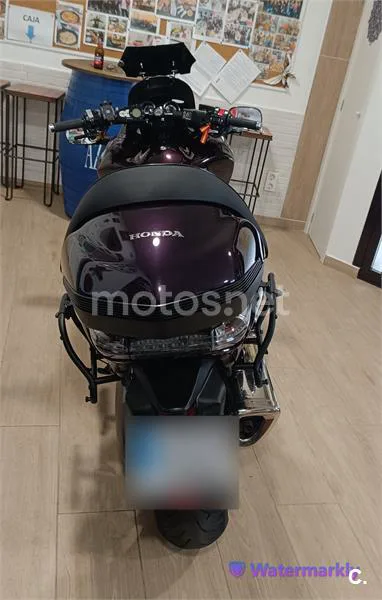 Honda DN 01 – Vista 11