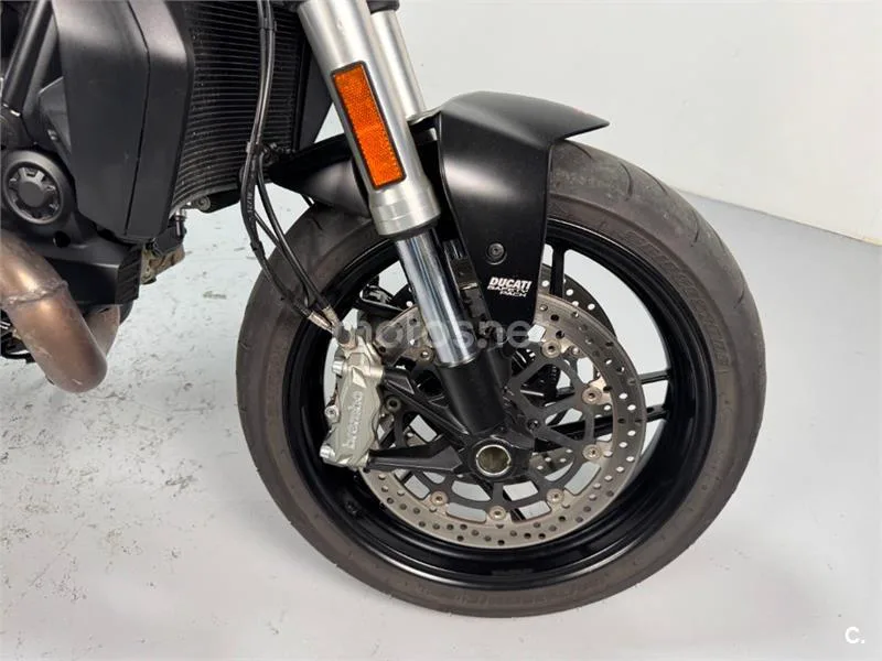 Ducati Monster 821 – Vista 13
